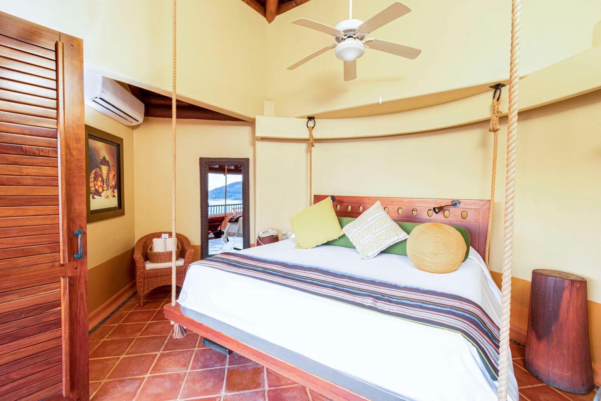 Hilton Grand Vacations Club Zihuatanejo Exterior foto