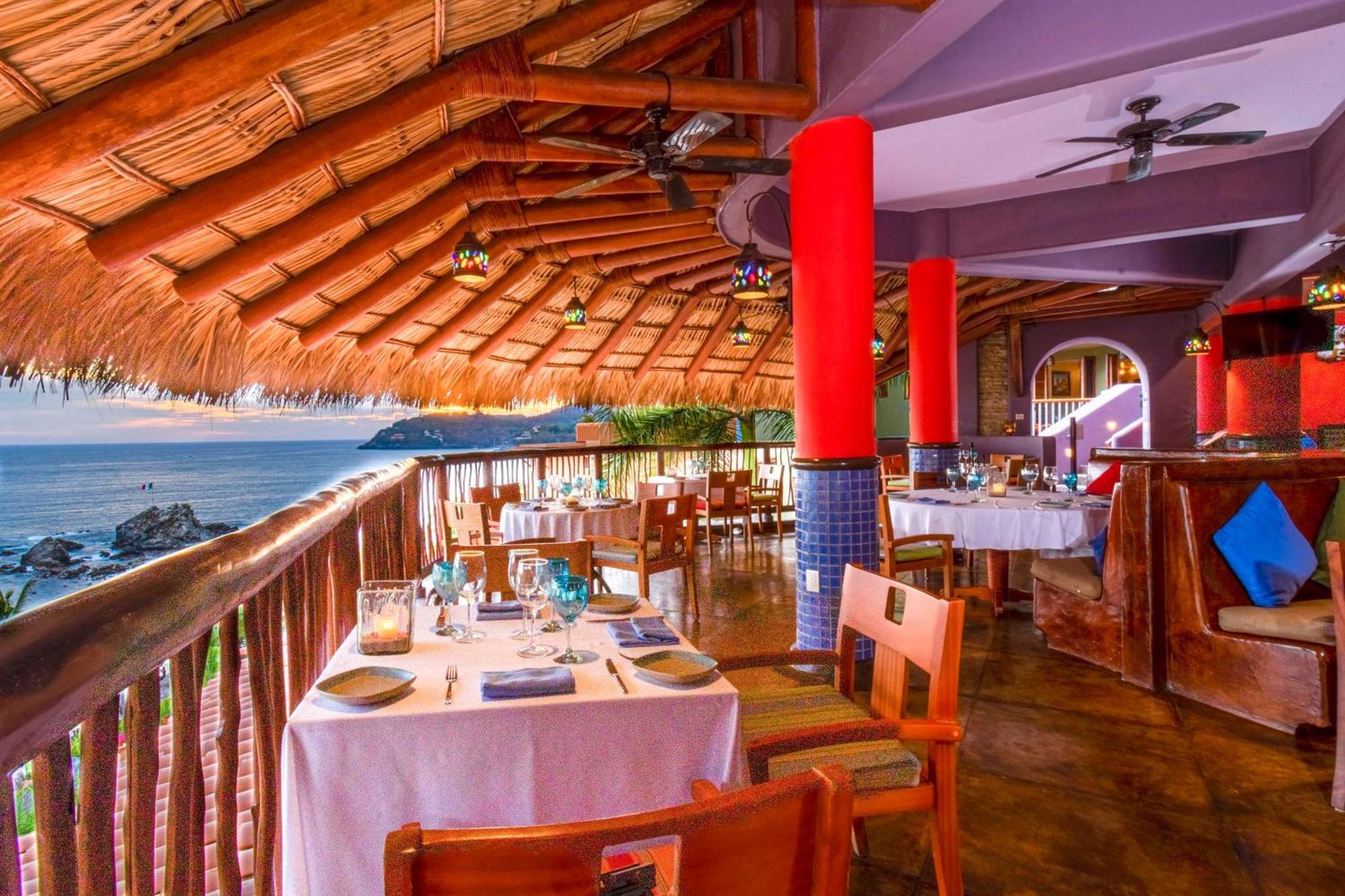 Hilton Grand Vacations Club Zihuatanejo Exterior foto